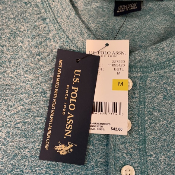 NWT Men’s Polo Tshirt Medium - Picture 2 of 5